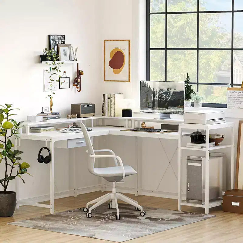 Scrivania da gioco a forma di L da 68", scrivania per computer con prese di corrente e luci a LED, scrivania per ufficio domestico con cassetto portadocumenti, scrivania angolare con ripiano per monitor e gancio
