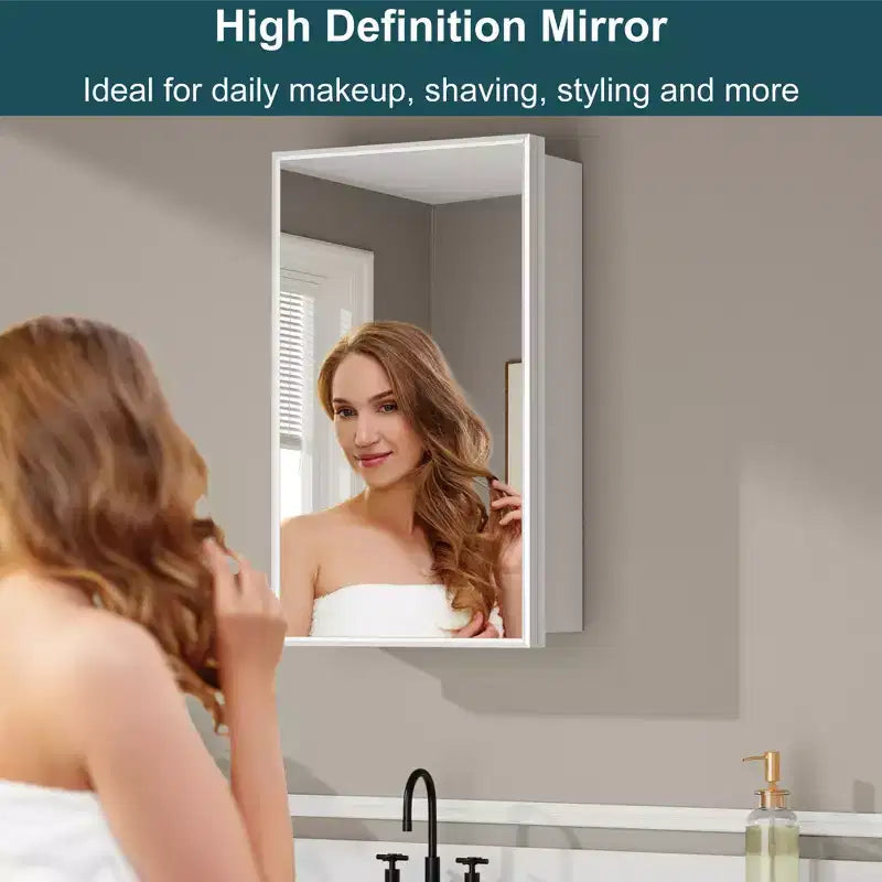 Armadietto a specchio per il bagno da incasso o da superficie, con ripiani regolabili in vetro temperato e anta reversibile