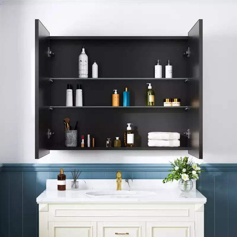 Armadietto a specchio per il bagno da incasso o da superficie, con ripiani regolabili in vetro temperato e anta reversibile