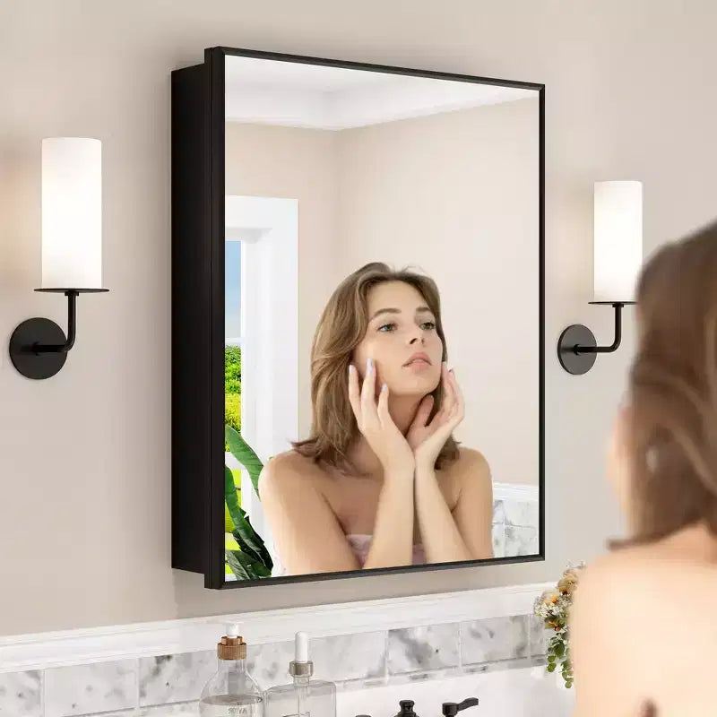 Armadietto a specchio per il bagno da incasso o da superficie, con ripiani regolabili in vetro temperato e anta reversibile